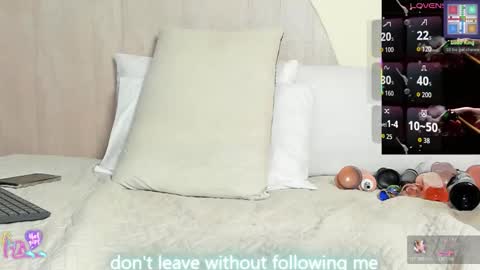 V A N E  online show from March 28, 3:17 am