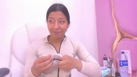 Snapshot of vanelin18 chatting on February 9, 8:02 pm Vane online show from February 9, 8:02 pm