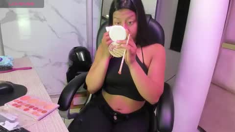 Snapshot of vanelin18 chatting on February 27, 11:05 pm Vane online show from February 27, 11:05 pm