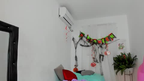 vanelope_smith online show from November 9, 4:00 am