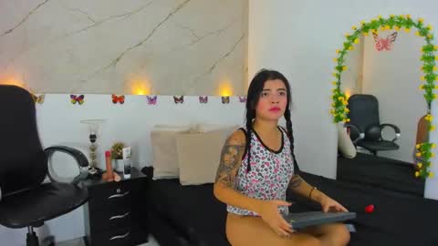 vanessa online show from October 25, 10:04 pm