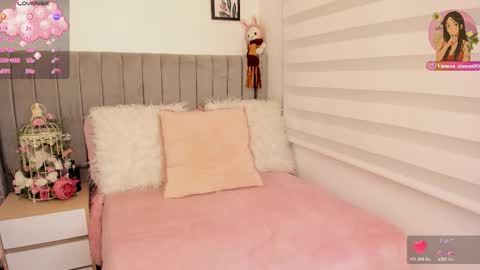 vanesa_moon_ online show from March 28, 12:21 am