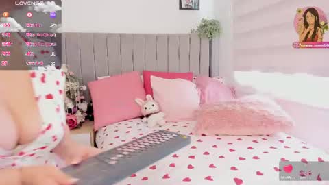Snapshot of vanesa_moon_ chatting on July 5, 9:11 pm vanesa_moon_ online show from July 5, 9:11 pm