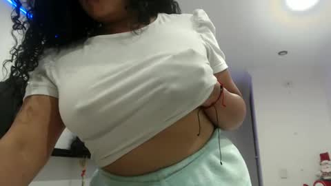 Snapshot of vanesam chatting on January 14, 6:13 am vanessa and samantha online show from January 14, 6:13 am