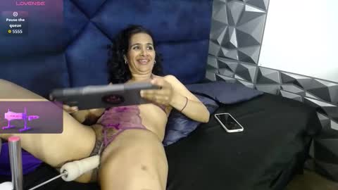 Snapshot of vanessa_7_ chatting on November 8, 9:02 pm Vanessa online show from November 8, 9:02 pm