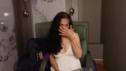 Snapshot of vanessa_7_ chatting on December 5, 8:38 pm Vanessa online show from December 5, 8:38 pm