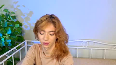 Snapshot of vanessa__ray chatting on October 19, 3:45 pm Vanessa online show from October 19, 3:45 pm