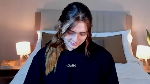 Snapshot of vanessa_foxyy chatting on June 4, 11:00 pm vanessa_foxyy online show from June 4, 11:00 pm