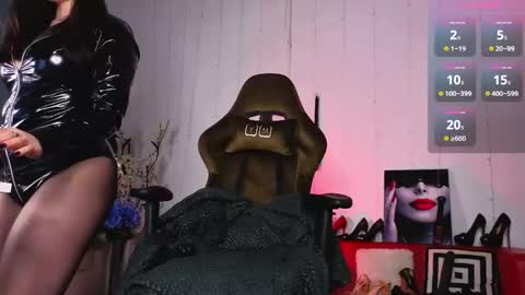 Vanessa online show from April 25, 9:01 pm