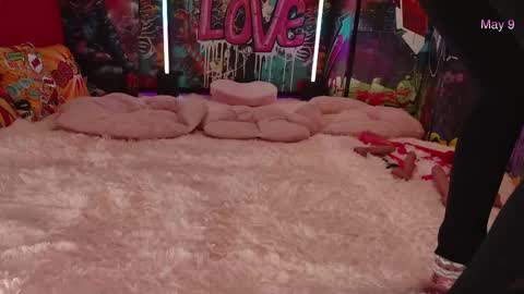  Vanessa  online show from May 9, 6:46 pm