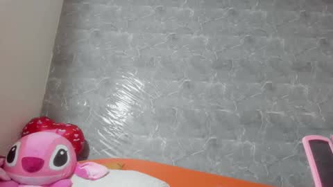 vanessaadol online show from March 4, 8:35 am