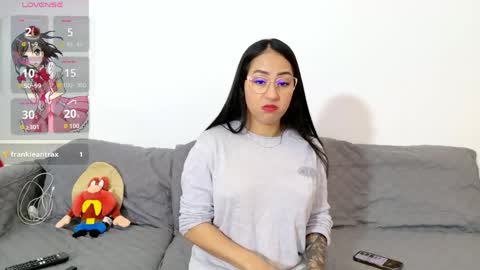 vanessaadol online show from April 13, 9:59 am