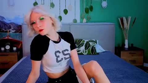 Vanessa online show from February 27, 2:50 pm