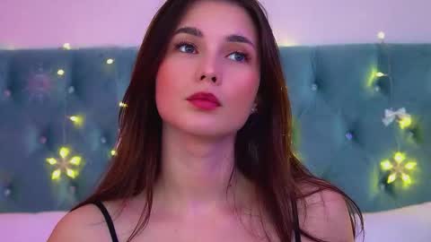 Vanessa online show from December 19, 6:15 pm