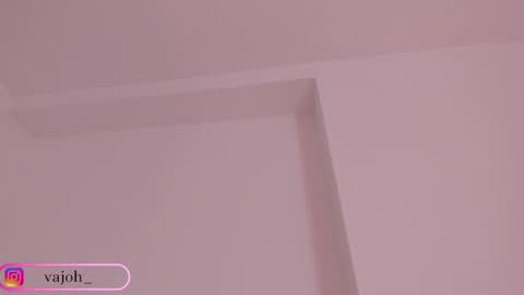 vanessajohnsonn online show from February 6, 12:37 am