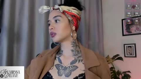 Snapshot of vanessart_ chatting on October 7, 1:25 am Vanessa online show from October 7, 1:25 am