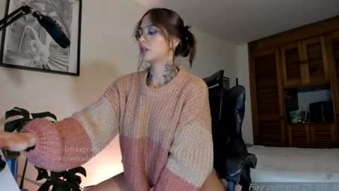 Vanessa online show from June 15, 1:52 am