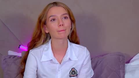 VanessaVienne online show from February 3, 2:53 am