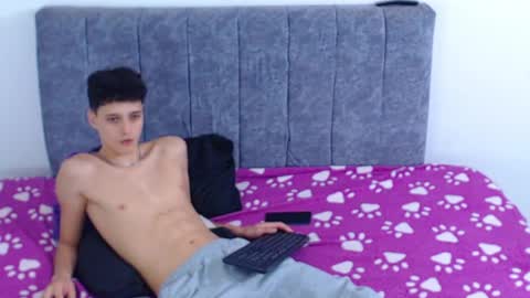 Ruby and Vanie online show from May 31, 1:03 am