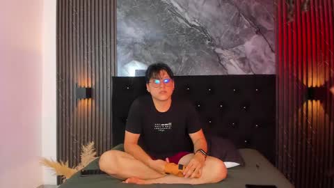 vanilla_hot_ online show from February 23, 10:20 pm