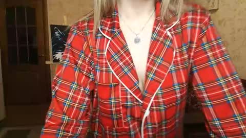 VanillaMuffin online show from February 19, 7:06 am