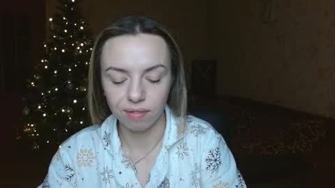 VanillaMuffin online show from December 17, 6:30 am