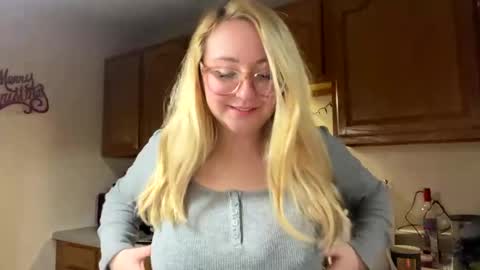 vanillapuddingpie online show from December 11, 2:41 am