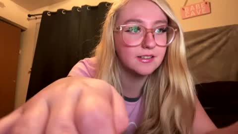 vanillapuddingpie online show from January 5, 2:17 am