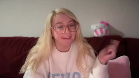 vanillapuddingpie online show from January 23, 5:02 am