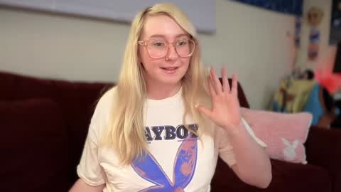 vanillapuddingpie online show from February 3, 1:09 am