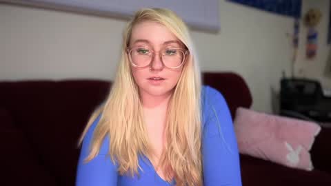 vanillapuddingpie online show from February 26, 1:32 am