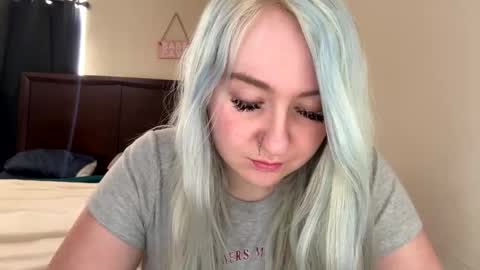 vanillapuddingpie online show from February 9, 8:02 pm