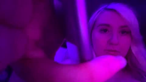 vanillapuddingpie online show from April 20, 1:52 am