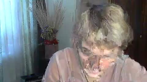 Vanillaxcreamy online show from November 17, 7:25 am