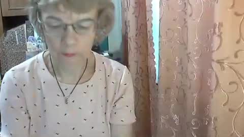 Vanillaxcreamy online show from December 20, 7:15 am