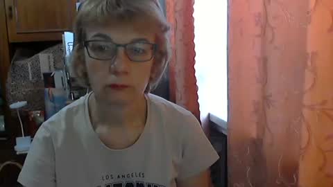 Vanillaxcreamy online show from February 26, 9:19 am