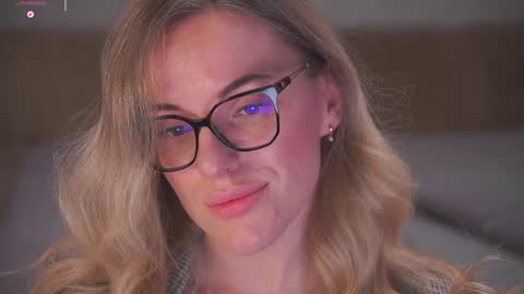 Sophie online show from April 3, 10:41 pm