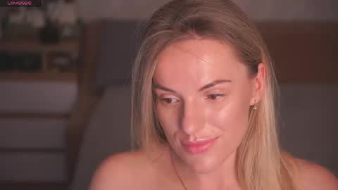 Sophie online show from June 1, 9:38 pm