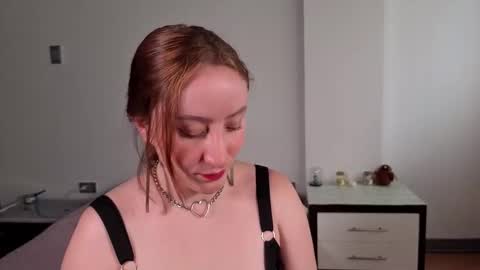 Elizabeth online show from September 20, 8:10 pm