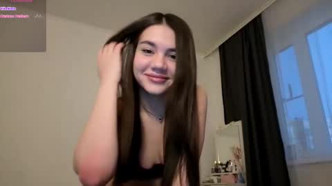 Snapshot of vannessacordoza chatting on March 18, 3:59 pm Vanessa online show from March 18, 3:59 pm