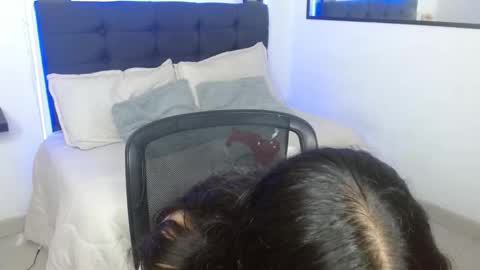 vane online show from December 3, 9:35 pm