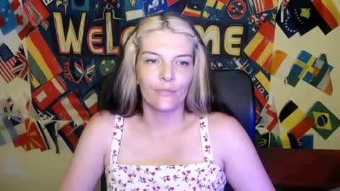 Snapshot of vanrey_ chatting on June 29, 10:15 am Vanessa online show from June 29, 10:15 am