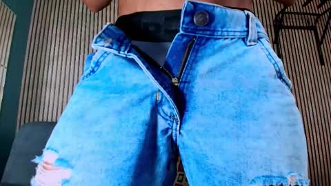 Vans Ross online show from February 3, 7:19 pm