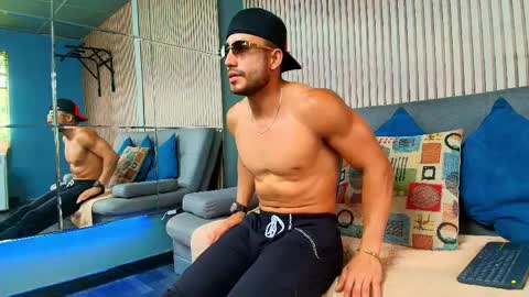 Vans Ross online show from March 31, 7:25 pm