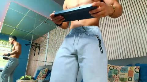 Vans Ross online show from April 1, 7:33 pm