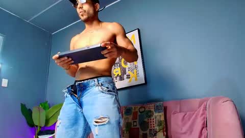 Vans Ross online show from April 4, 2:36 pm