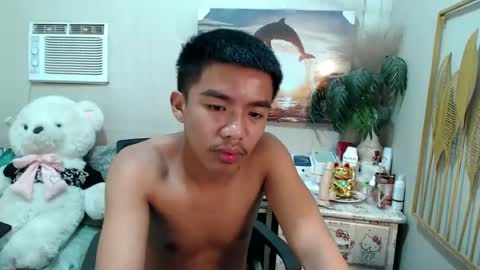 Snapshot of vanxxx2005 chatting on March 3, 7:49 pm vanxxx2005 online show from March 3, 7:49 pm