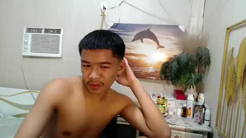 Snapshot of vanxxx2005 chatting on March 10, 4:49 am vanxxx2005 online show from March 10, 4:49 am