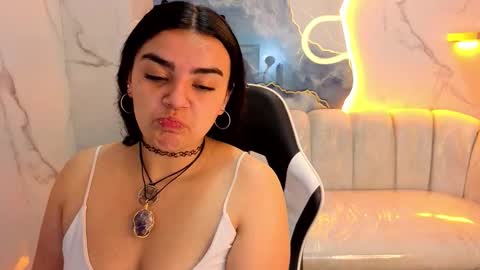 Snapshot of vany_lu_tx chatting on November 6, 1:23 pm Live 800am 200pm COLOMBIAN HOUR online show from November 6, 1:23 pm