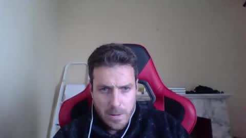 Snapshot of vascorro20 chatting on December 11, 2:11 pm vascorro20 online show from December 11, 2:11 pm